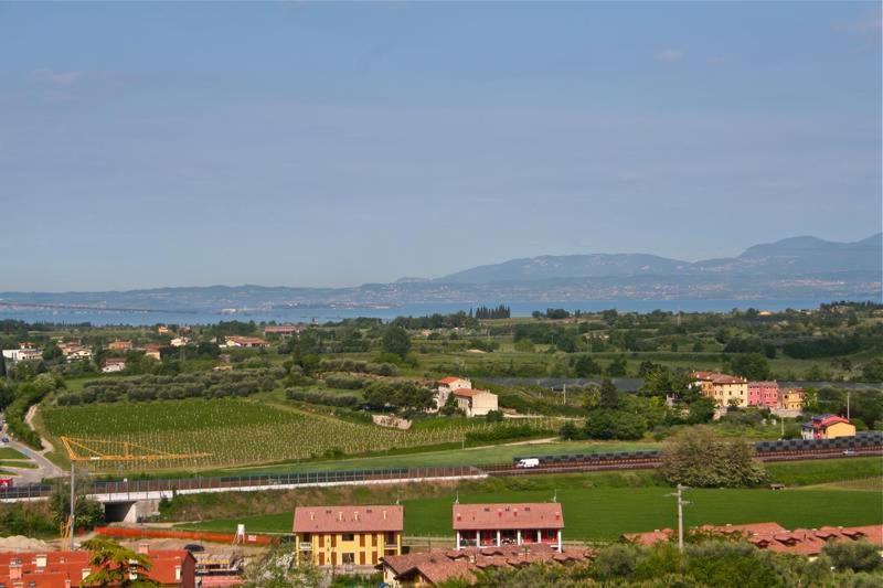 Nice Apartments Lake View & Free Parking Pastrengo Exterior foto