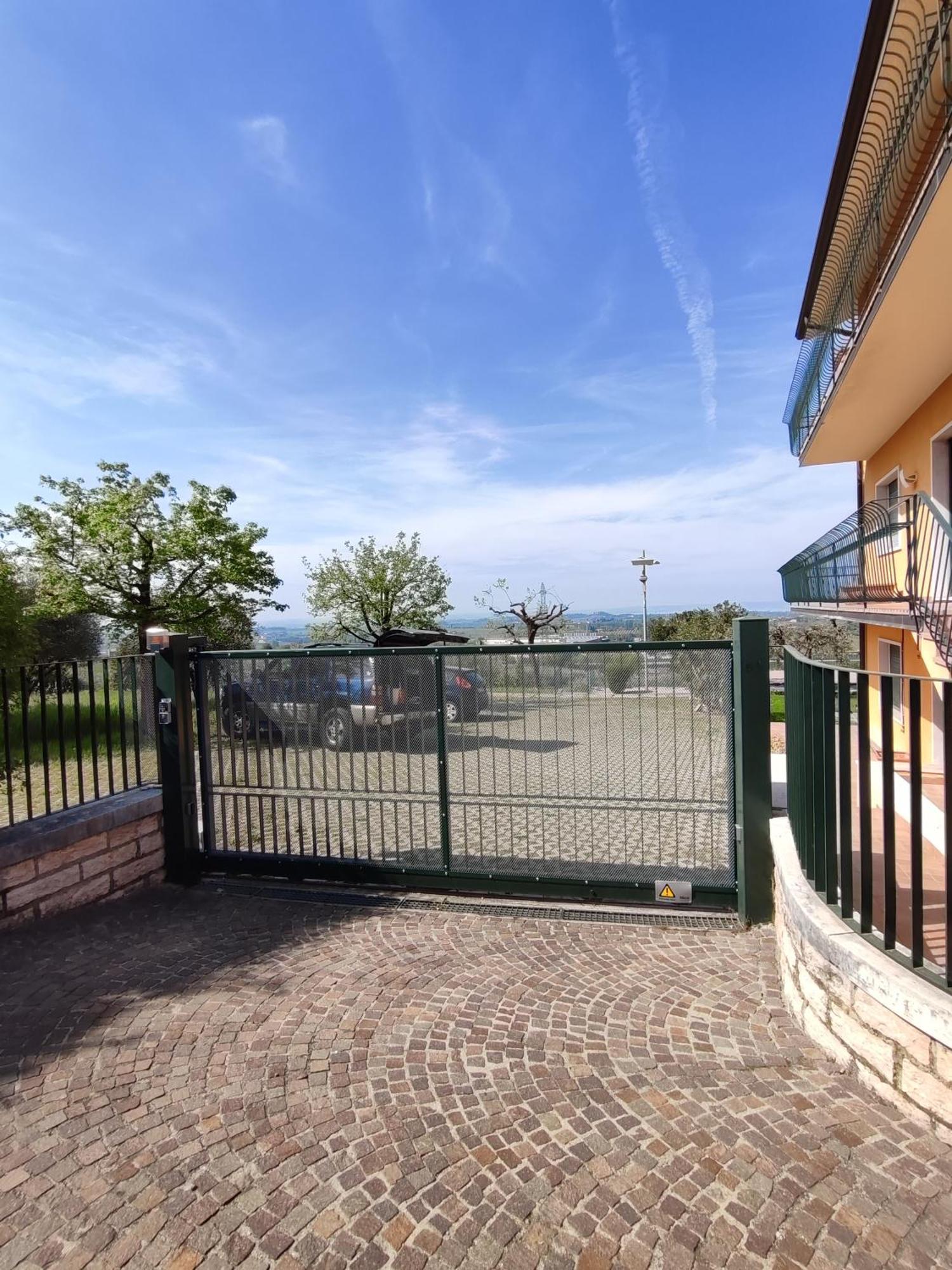Nice Apartments Lake View & Free Parking Pastrengo Exterior foto